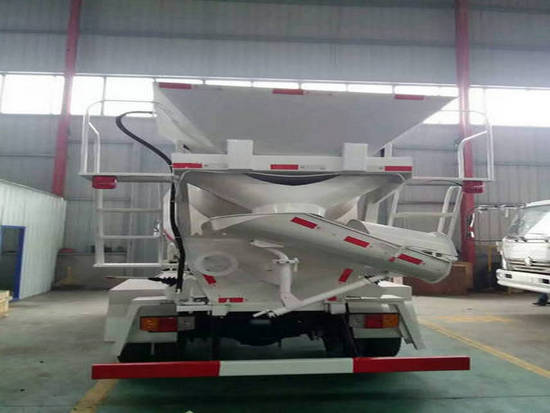 楚風(fēng)后八輪攪拌車(chē)8-10方